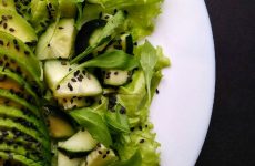 Салаты из авокадо: 5 интересных рецептов