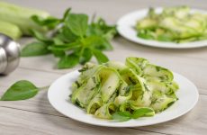 Салат из сырых кабачков: 5 лучших рецептов
