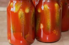Огурцы в томатном соке: 4 рецепта с фото