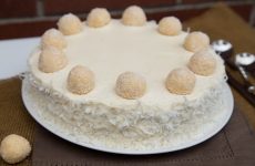 Домашний торт Рафаэлло: 7 сладких рецептов
