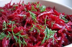 Салат из вареной свеклы: 10 полезных рецептов
