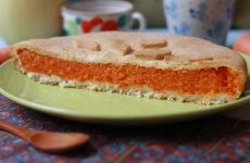 Простой морковный пирог: 8 рецептов к чаю