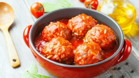 Фрикадельки в томатном соусе: 9 рецептов к ужину
