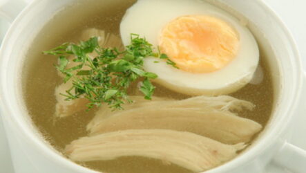 Куриный суп с яйцом: 8 сытных рецептов