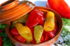 Маринованный сладкий перец: 8 ярких рецептов