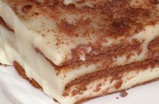 Торт без выпечки со сметаной: 7 сладких рецептов