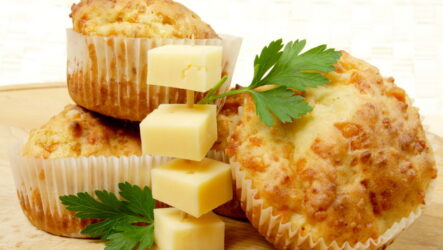 Сытные маффины с сыром — 8 рецептов несладкой выпечки