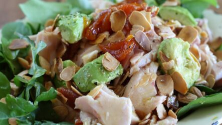 Пикантный салат с копченой куриной грудкой — 8 рецептов с фото