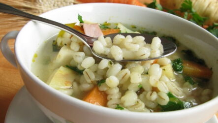 Суп с перловкой — 9 сытных оригинальных рецептов