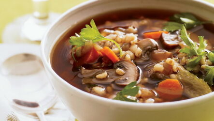 Грибной суп с перловкой — 8 сытных рецептов пошагово