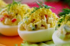 Яйца, фаршированные крабовыми палочками — 7 рецептов закуски