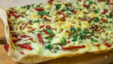 Пицца из лаваша в духовке — 8 ленивых и простых рецептов