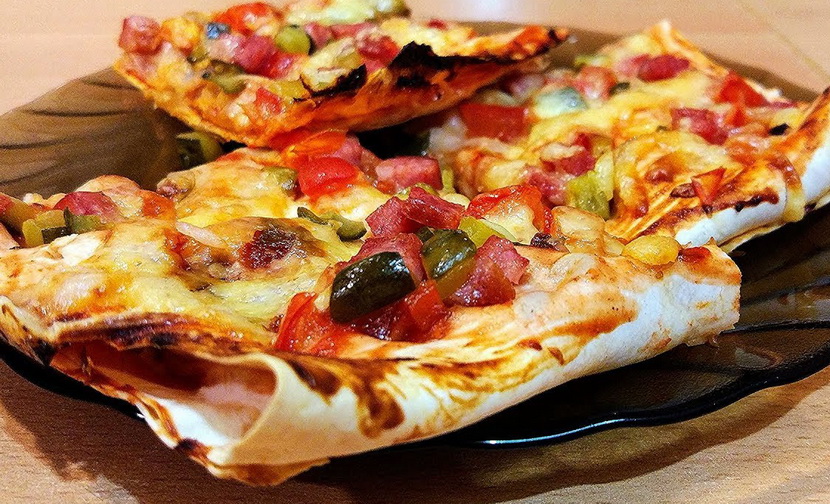 Пицца из лаваша на сковороде - 6 рецептов с ветчиной, сыром, помидорами