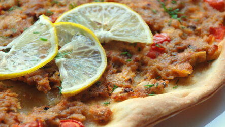 Лахмаджун — 7 рецептов пиццы по-турецки