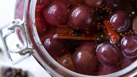 Маринованный виноград на зиму — 7 рецептов оригинальной закуски