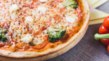Бездрожжевая пицца в духовке — 7 домашних рецептов