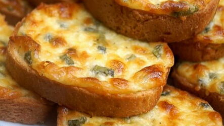 Гренки с сыром — 7 рецептов для простого и быстрого завтрака