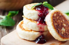 Сырники из рикотты — 7 рецептов для правильного завтрака
