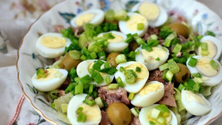 Салат из трески с яйцом — 7 самых вкусных рецептов с фото