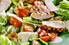 Диетический салат из куриной грудки — 8 пп-рецептов, чтобы похудеть