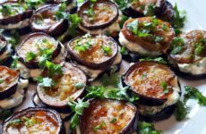 Баклажаны с чесноком и майонезом — 6 рецептов на сковороде и в духовке