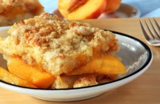 Персиковый коблер — 6 рецептов традиционного американского пирога