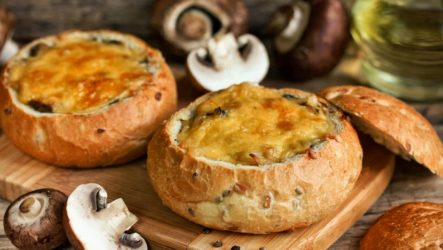 Жульен в булочках — 7 рецептов оригинальной грибной закуски
