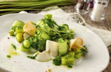 Салат с копченым кальмаром — 7 классных рецептов с фото