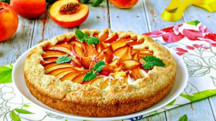 Пирог с нектаринами — 8 самых ароматных рецептов