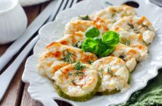 Кабачки с сыром и сметаной — 6 любимых рецептов