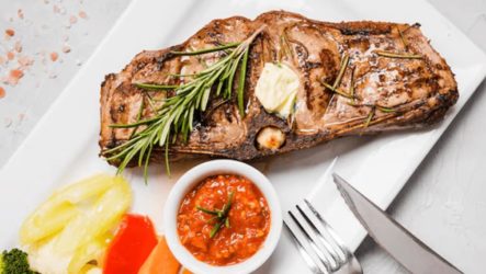 Специи для гриля: как собрать смесь, которая даёт вкус, аромат и корочку